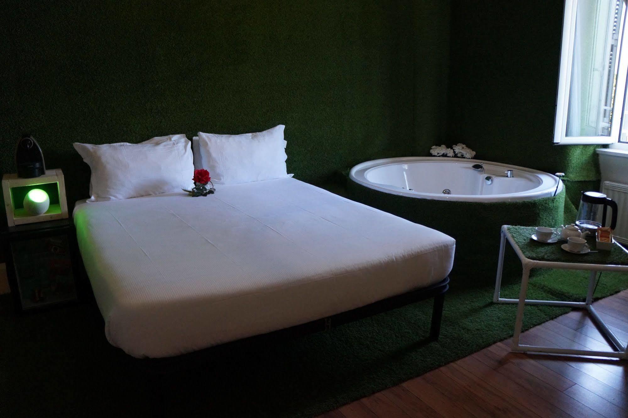 Jacuzzi Rooms Рим Экстерьер фото
